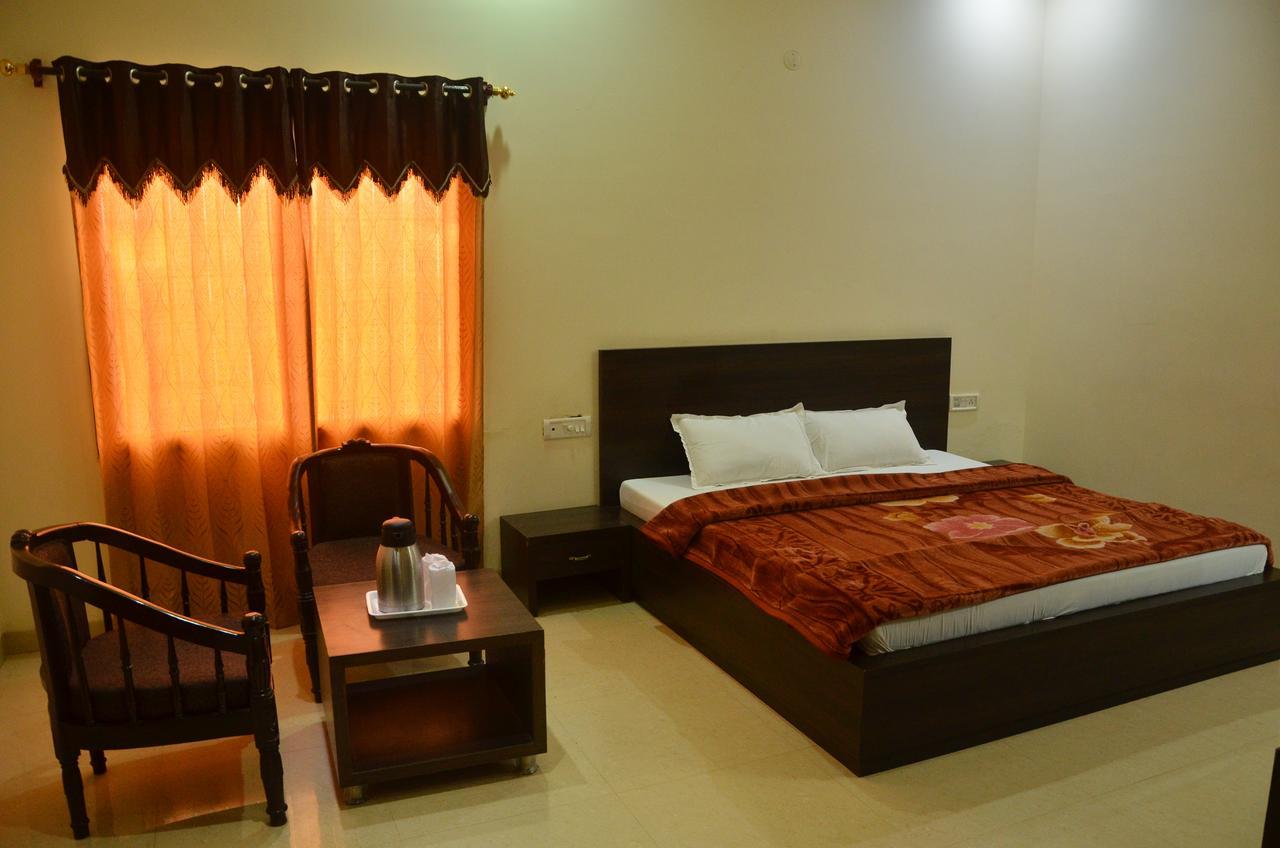 Hotel Milan Palace Amritsar Exteriör bild