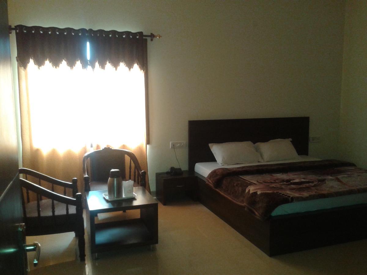 Hotel Milan Palace Amritsar Rum bild